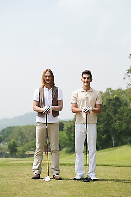 포토 JPG 주간 전신 서양인 외국인 나무 식물 백인 해외기획촬영 남자 스포츠 2013년태국 장갑 골프 골프장 태국 필드 레저 골프클럽 서기 웃음 사람 잔디 20대 성인 야외 두명 앞모습 레포츠 운동 골프채 클럽 성인남자만 청년만 청년남자만 국내포토 자연요소 잡화 아시아 뷰포인트 스포츠시설 모션 골프용품 표정 건강 인종 청년 구기 남자만 성인만 파일형식