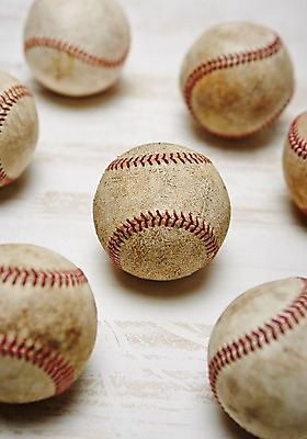 포토 JPG 스튜디오촬영 스포츠용품 스포츠 공 레저 실내 근접촬영 사람없음 아웃포커스 운동 여러개 야구 야구용품 도구 오브젝트 야구공 국내포토 뷰포인트 다수 촬영기법 건강 내부 구기 파일형식