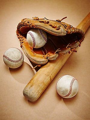 포토 JPG 스튜디오촬영 스포츠용품 스포츠 공 레저 실내 사람없음 운동 야구 야구방망이 야구용품 방망이 글러브 도구 야구글러브 오브젝트 야구공 국내포토 장갑 건강 내부 구기 파일형식