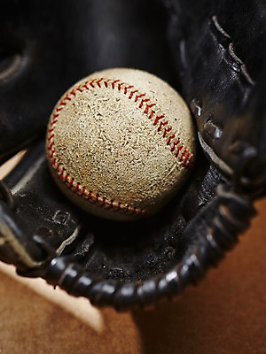 포토 JPG 스튜디오촬영 스포츠용품 스포츠 공 레저 실내 근접촬영 사람없음 아웃포커스 운동 야구 야구용품 글러브 도구 권투글러브 야구글러브 오브젝트 야구공 국내포토 뷰포인트 장갑 촬영기법 건강 내부 구기 파일형식