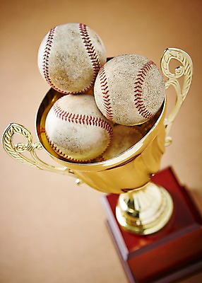 포토 JPG 스튜디오촬영 스포츠용품 스포츠 공 레저 실내 근접촬영 사람없음 아웃포커스 운동 야구 야구용품 도구 상 트로피 오브젝트 야구공 담기 국내포토 뷰포인트 모션 촬영기법 건강 내부 구기 상_우승 상패 파일형식