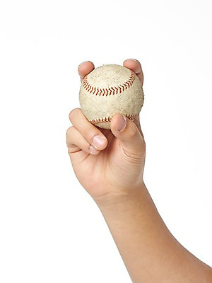 포토 JPG 스튜디오촬영 손 스포츠용품 스포츠 포즈 공 레저 한손 실내 한명 들기 누끼 손짓 신체부위 운동 도구 잡기 오브젝트 야구공 국내포토 1 모션 건강 사람 내부 야구용품 파일형식