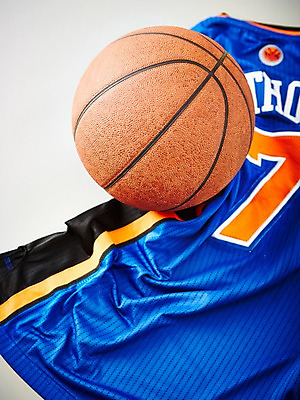 포토 JPG 스튜디오촬영 옷 스포츠용품 스포츠 유니폼 공 레저 농구 농구공 실내 사람없음 아웃포커스 운동복 운동 도구 오브젝트 국내포토 촬영기법 건강 내부 구기 파일형식