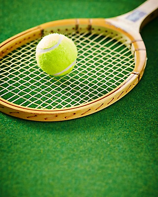포토 JPG 스튜디오촬영 스포츠용품 스포츠 공 레저 실내 근접촬영 사람없음 아웃포커스 운동 테니스 도구 라켓 테니스라켓 테니스용품 테니스공 오브젝트 국내포토 뷰포인트 촬영기법 건강 내부 구기 파일형식