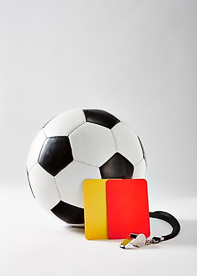 포토 JPG 스튜디오촬영 스포츠용품 스포츠 축구공 공 축구용품 레저 실내 근접촬영 사람없음 운동 축구 도구 심판 호루라기 오브젝트 퇴장 레드카드 반칙 옐로우카드 국내포토 카드프레임 뷰포인트 프레임 건강 경고 내부 구기 카드_놀이용품 파일형식