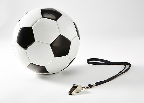 포토 JPG 스튜디오촬영 스포츠용품 스포츠 축구공 공 축구용품 레저 실내 근접촬영 사람없음 운동 축구 도구 심판 호루라기 오브젝트 국내포토 뷰포인트 건강 내부 구기 파일형식