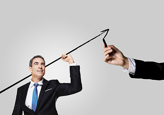 PSD 서양인 외국인 백인 편집 편집이미지 응시 남자 화살표 창 40대 중년 비즈니스 포토일러 합성일러스트 웃음 들기 사람 정장 상반신 성인 두명 펜 올려보기 직장인 비즈니스맨 디지털합성 합성 남자만 성인남자만 중년만 중년남자만 성인만 이미지편집 직업 시선 옷 무기 모션 표정 인종 필기구 파일형식