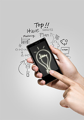 PSD 편집 편집이미지 문자 손 비즈니스 전구 포토일러 그래프 아이디어 정보기술 합성일러스트 한명 손짓 타이포그라피 신체부위 스마트폰 핸드폰 가리킴 퍼즐 전화기 디지털합성 합성 통화 이미지편집 1 컨셉 모션 기술 사람 전자제품 스마트기기 파일형식