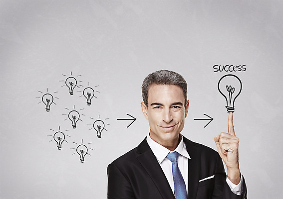 PSD 서양인 외국인 백인 편집 편집이미지 문자 남자 화살표 40대 중년 비즈니스 전구 손가락 포토일러 성공 아이디어 합성일러스트 한명 웃음 사람 정장 손짓 상반신 성인 타이포그라피 직장인 비즈니스맨 디지털합성 합성 남자만 남자한명만 성인남자만 성인한명만 성인남자한명만 중년만 중년남자만 중년남자한명만 성인만 이미지편집 직업 1 손 옷 컨셉 모션 표정 인종 파일형식