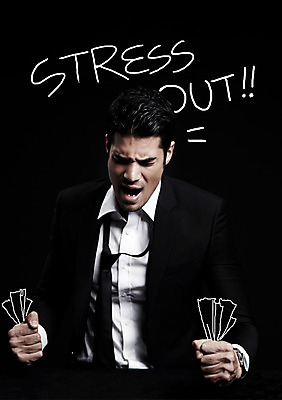 PSD 서양인 외국인 편집 편집이미지 문자 남자 종이 비즈니스 포토일러 검은배경 스트레스 합성일러스트 한명 사람 정장 상반신 성인 타이포그라피 눈감음 외침 주먹 직장인 비즈니스맨 찡그림 디지털합성 합성 남자만 남자한명만 성인남자만 성인만 이미지편집 직업 1 옷 백그라운드 모션 표정 인종 검은색 소리 파일형식