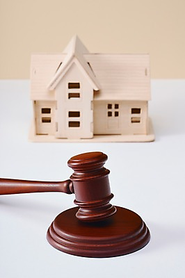 포토 JPG 스튜디오촬영 백그라운드 부동산 주택 실내 근접촬영 사람없음 건물 아웃포커스 금융 미니어처 거래 망치 오브젝트 내집마련 의사봉 봉 부동산매매 경매 국내포토 건축물 뷰포인트 촬영기법 내부 경제 모형 공구 재산 파일형식