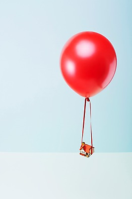 포토 JPG 스튜디오촬영 줄 백그라운드 부동산 주택 실내 매달리기 사람없음 건물 금융 미니어처 거래 오브젝트 내집마련 풍선 부동산매매 국내포토 건축물 모션 내부 경제 모형 재산 파일형식