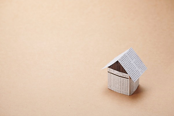 포토 JPG 스튜디오촬영 백그라운드 부동산 주택 실내 사람없음 건물 금융 미니어처 거래 신문 오브젝트 내집마련 부동산매매 국내포토 건축물 내부 간행물 경제 모형 뉴스 재산 파일형식