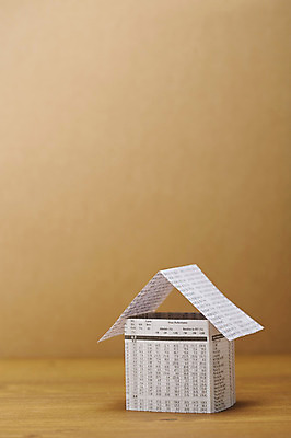 포토 JPG 스튜디오촬영 백그라운드 부동산 주택 실내 근접촬영 사람없음 건물 금융 미니어처 거래 신문 오브젝트 내집마련 부동산매매 국내포토 건축물 뷰포인트 내부 간행물 경제 모형 뉴스 재산 파일형식