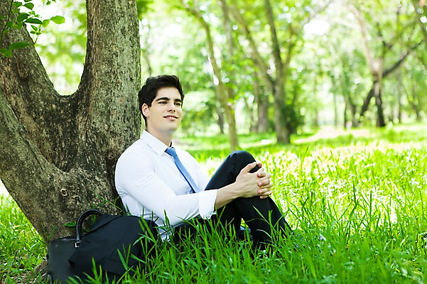 포토 JPG 주간 전신 서양인 외국인 나무 식물 해외기획촬영 공원 남자 여유 2013년태국 서류가방 가방 비즈니스 휴식 한명 웃음 사람 앉기 정장 초원 20대 성인 야외 옆모습 아웃포커스 비즈니스라이프 기댐 비즈니스맨 숲 상쾌 청년만 청년남자만 청년남자한명만 성인남자한명만 국내포토 자연요소 1 라이프스타일 잡화 옷 공공시설 감정 뷰포인트 컨셉 모션 촬영기법 표정 인종 청년 직장인 남자만 남자한명만 성인남자만 성인만 파일형식