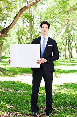 포토 JPG 주간 전신 서양인 외국인 나무 식물 해외기획촬영 배너 공원 남자 여유 2013년태국 비즈니스 사각프레임 광고판 한명 서기 웃음 들기 사람 정장 잔디 20대 성인 야외 앞모습 아웃포커스 비즈니스라이프 비즈니스맨 알림 상쾌 청년만 청년남자만 청년남자한명만 성인남자한명만 국내포토 자연요소 1 라이프스타일 옷 공공시설 감정 뷰포인트 모션 프레임 알림판 촬영기법 표정 인종 청년 사각형 직장인 판 남자만 남자한명만 성인남자만 성인만 파일형식
