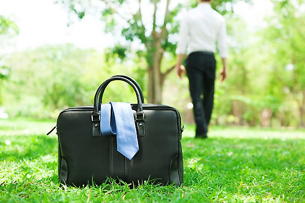 포토 JPG 주간 외국인 나무 식물 해외기획촬영 잡화 공원 남자 여유 2013년태국 서류가방 가방 비즈니스 넥타이 휴식 한명 서기 사람 정장 잔디 20대 성인 야외 뒷모습 아웃포커스 비즈니스라이프 걷기 비즈니스맨 상쾌 청년만 청년남자만 청년남자한명만 성인남자한명만 국내포토 자연요소 1 라이프스타일 옷 공공시설 감정 뷰포인트 컨셉 모션 촬영기법 인종 청년 직장인 남자만 남자한명만 성인남자만 성인만 파일형식