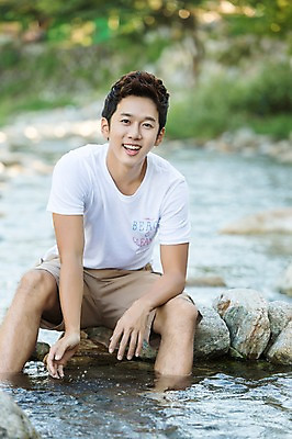 포토 JPG 주간 학생 남자 행복 남학생 대학생 장난 물놀이 놀이 한명 웃음 사람 앉기 20대 성인 야외 앞모습 아웃포커스 캐주얼 물 계곡 캠퍼스라이프 한국인 바위 즐거움 MT 청년만 청년남자만 청년남자한명만 성인남자한명만 국내포토 자연요소 1 라이프스타일 옷 감정 뷰포인트 모션 촬영기법 표정 동양인 청년 남자만 남자한명만 성인남자만 성인만 파일형식 인종 생활