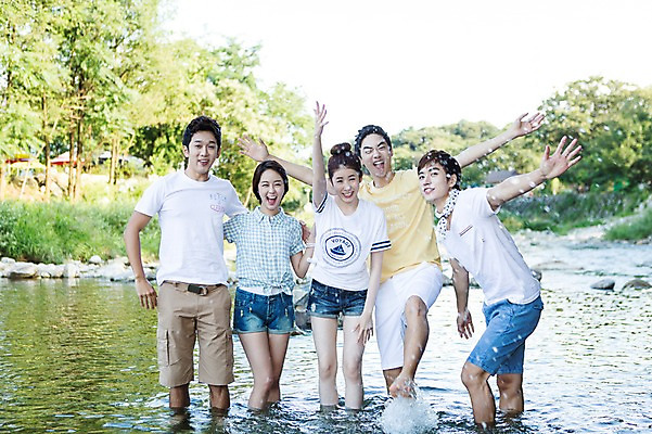 포토 JPG 주간 나무 식물 학생 여자 남자 행복 대학생 장난 물놀이 놀이 물장구 서기 웃음 사람 동양인 여러명 20대 성인 야외 앞모습 캐주얼 친구 계곡 캠퍼스라이프 봄 한국인 즐거움 MT 튀는물 청년만 성인만 국내포토 자연요소 라이프스타일 옷 계절 감정 뷰포인트 다수 관계 모션 표정 인종 청년 액체표현 스플래쉬 파일형식 순간포착 생활 액체 촬영기법