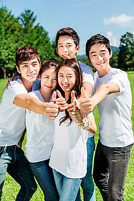 포토 JPG 주간 학생 여자 남자 행복 대학생 모션 서기 웃음 사람 동양인 손짓 잔디 여러명 20대 성인 야외 앞모습 아웃포커스 캐주얼 친구 캠퍼스라이프 한국인 게임 최고 즐거움 MT 청년만 성인만 국내포토 자연요소 식물 라이프스타일 옷 감정 뷰포인트 다수 관계 놀이 촬영기법 표정 인종 청년 파일형식