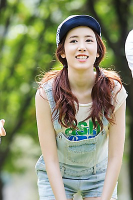 포토 JPG 주간 모자 학생 여학생 여자 행복 대학생 장난 놀이 양갈래머리 한명 웃음 사람 상반신 20대 성인 야외 앞모습 아웃포커스 캐주얼 캠퍼스라이프 한국인 게임 즐거움 MT 청년만 청년여자만 청년여자한명만 성인여자한명만 국내포토 자연요소 1 라이프스타일 헤어스타일 잡화 옷 감정 뷰포인트 촬영기법 표정 동양인 청년 여자만 여자한명만 성인여자만 성인만 파일형식