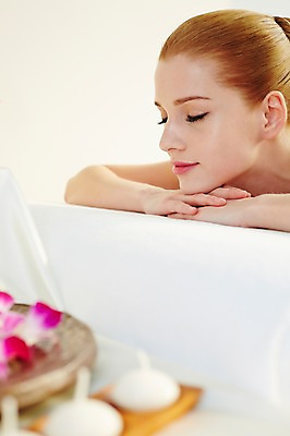 포토 JPG 서양인 외국인 식물 우먼라이프 여자 꽃 여유 엎드리기 휴식 한명 사람 상반신 20대 성인 옆모습 아웃포커스 눕기 뷰티 눈감음 스파 침대 마사지 매끈함 스파용품 청년만 청년여자만 청년여자한명만 성인여자한명만 국내포토 1 라이프스타일 감정 뷰포인트 가구 컨셉 모션 촬영기법 인종 청년 감각 오브젝트 여자만 여자한명만 성인여자만 성인만 파일형식