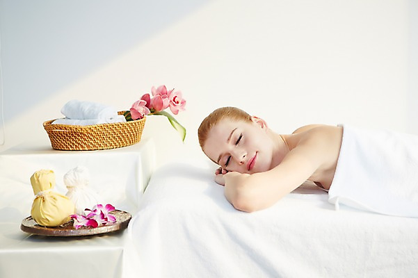 포토 JPG 서양인 외국인 식물 우먼라이프 여자 꽃 여유 엎드리기 휴식 한명 사람 상반신 20대 성인 옆모습 수건 눕기 뷰티 바구니 눈감음 스파 침대 마사지 매끈함 스파용품 청년만 청년여자만 청년여자한명만 성인여자한명만 국내포토 1 라이프스타일 감정 뷰포인트 가구 컨셉 모션 인종 청년 위생용품 감각 오브젝트 여자만 여자한명만 성인여자만 성인만 파일형식