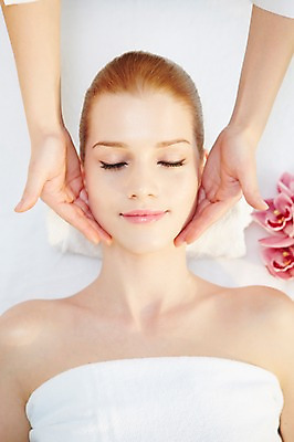 포토 JPG 서양인 외국인 식물 백인 우먼라이프 손 여자 꽃 여유 휴식 사람 상반신 20대 성인 두명 하이앵글 수건 눕기 뷰티 눈감음 스파 침대 마사지 매끈함 마사지사 성인여자만 청년만 청년여자만 국내포토 직업 라이프스타일 감정 뷰포인트 가구 컨셉 모션 인종 청년 신체부위 위생용품 감각 여자만 성인만 파일형식