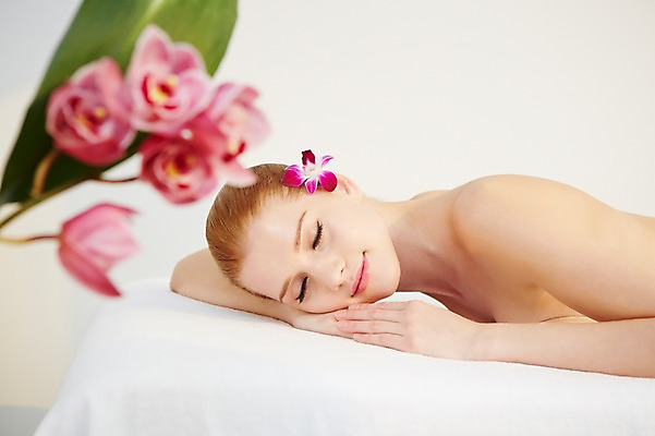 포토 JPG 서양인 외국인 식물 우먼라이프 여자 꽃 여유 엎드리기 휴식 실내 한명 사람 상반신 20대 성인 옆모습 아웃포커스 눕기 뷰티 눈감음 스파 침대 마사지 매끈함 청년만 청년여자만 청년여자한명만 성인여자한명만 국내포토 1 라이프스타일 감정 뷰포인트 가구 컨셉 모션 촬영기법 인종 청년 내부 감각 여자만 여자한명만 성인여자만 성인만 파일형식