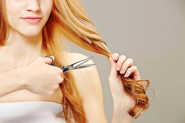 포토 JPG 스튜디오촬영 서양인 외국인 우먼라이프 긴머리 여자 가위 실내 한명 들기 사람 상반신 20대 성인 앞모습 금발 뷰티 머리카락 매끈함 튜브탑 이발 자르기 머리손질 미용가위 청년만 청년여자만 청년여자한명만 성인여자한명만 국내포토 1 라이프스타일 헤어스타일 뷰포인트 상의 모션 문구용품 가위_도구 인종 청년 내부 머리 미용용품 감각 여자만 여자한명만 성인여자만 성인만 파일형식