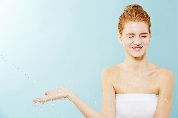 포토 JPG 스튜디오촬영 서양인 외국인 우먼라이프 여자 포즈 모션 실내 한명 웃음 사람 손짓 상반신 20대 성인 앞모습 물 뷰티 눈감음 봄 흐름 물방울 세수 매끈함 튜브탑 올림머리 튀는물 묶은머리 청년만 청년여자만 청년여자한명만 성인여자한명만 국내포토 자연요소 1 라이프스타일 헤어스타일 계절 뷰포인트 컨셉 상의 표정 인종 청년 내부 청결 감각 액체표현 스플래쉬 여자만 여자한명만 성인여자만 성인만 파일형식