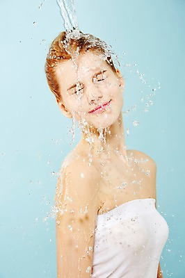 포토 JPG 스튜디오촬영 서양인 외국인 우먼라이프 여자 포즈 모션 실내 한명 사람 상반신 20대 성인 옆모습 물 뷰티 눈감음 봄 흐름 물방울 세수 매끈함 튜브탑 올림머리 튀는물 묶은머리 청년만 청년여자만 청년여자한명만 성인여자한명만 국내포토 자연요소 1 라이프스타일 헤어스타일 계절 뷰포인트 컨셉 상의 인종 청년 내부 청결 감각 액체표현 스플래쉬 여자만 여자한명만 성인여자만 성인만 파일형식