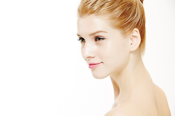 포토 JPG 스튜디오촬영 서양인 외국인 우먼라이프 응시 여자 포즈 실내 한명 누끼 사람 상반신 20대 성인 옆모습 금발 뷰티 매끈함 올림머리 묶은머리 청년만 청년여자만 청년여자한명만 성인여자한명만 국내포토 1 라이프스타일 헤어스타일 시선 뷰포인트 인종 청년 내부 감각 여자만 여자한명만 성인여자만 성인만 파일형식