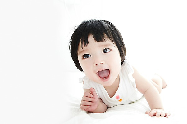 PSD 편집 편집이미지 응시 여자 클리핑패스 엎드리기 입벌림 한명 웃음 사람 동양인 상반신 아기 여자만 여자한명만 아기만 여자아기만 여자아기한명만 이미지편집 1 시선 모션 표정 인종 파일형식