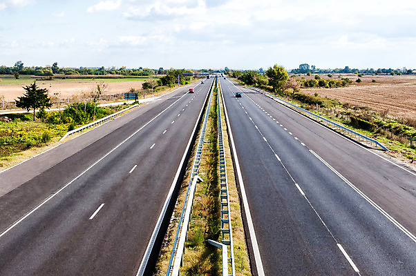 포토 JPG 해외이미지 도로 여행 백그라운드 이동 밭 교통시설 모션 자동차 자연 하늘 거리 풍경 사람없음 초록색 여름 빛 태양 운전 자유 도시 고속도로 아스팔트 속도 바쁨 루트 방법 자동 수평선 해외202004 해외포토 자연요소 계절 길 육상교통 컬러 교통 컨셉 농업 시설 생태계 파일형식 이미지허브