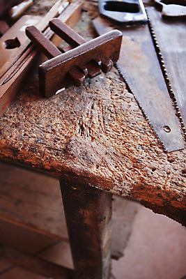 포토 JPG 해외이미지 전통 손 컨셉 탁자 스트레스 주택 취미 사람없음 목재 세로 금속 어둠 장비 수확 공구 붓 업무 작업실 망치 철 부식 파일 복고 옛날 중고 해외202004 해외포토 나무 가구 농업 재료 재질 건물 신체부위 도구 작업 파일형식 이미지허브