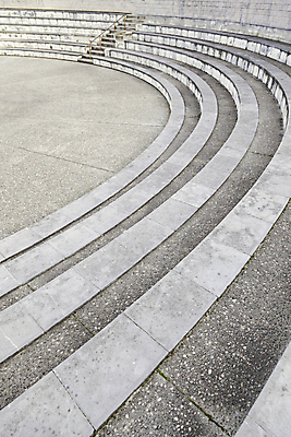 포토 JPG 해외이미지 길 패턴 곡선 의자 건축양식 그림자 사람없음 계단 경기장 바위 원형 역사 클래식 극장 싱글 아치 질감 원형경기장 단계 그리스인 객석 고고학 로마인 시리아 옛날 원형극장 줄서기 테마 파멸 현무암 스타일 디테일 해외202004 해외포토 도형 서양인 교육 건축 선 가구 컨셉 무늬 중동 스포츠시설 모션 인종 돌_바위 화산암 파일형식 소멸 이미지허브