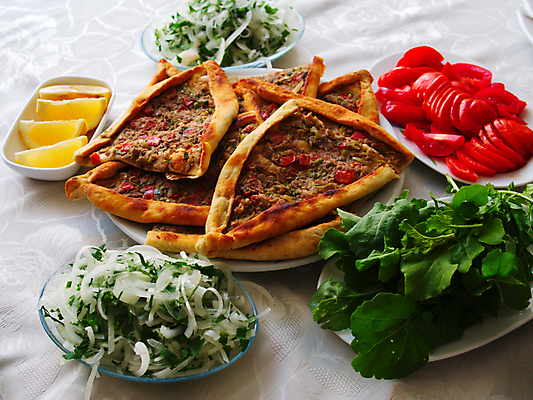 포토 JPG 해외이미지 전통 음식 빵 조각 토마토 양파 오이 치즈 파슬리 관리 육류 요리 사람없음 케이크 주방 저녁식사 튀김 로켓 칼 아침식사 농부 자르기 굽기 계산대 레몬 반죽 신분 발효 지역 안심 주인 모짜렐라치즈 특별함 페스츄리 피타 핸드메이드 크레이프 해외202004 해외포토 직업 컨셉 채소 과일 식재료 모션 디저트 유제품 식사 구이 파일형식 이미지허브
