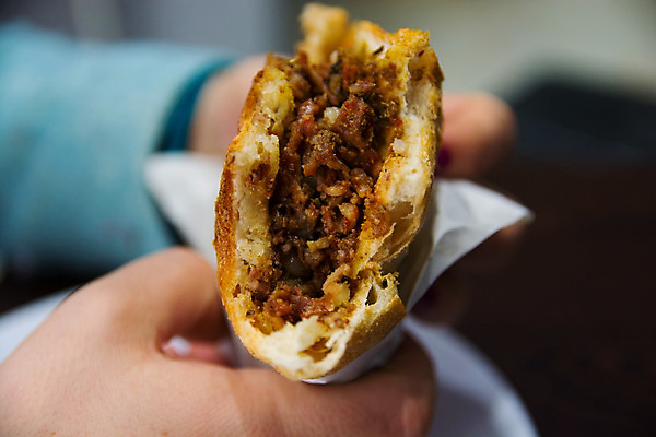 포토 JPG 해외이미지 전통 음식 빵 샌드위치 육류 사람없음 저녁식사 튀김 오르간 애피타이저 바비큐 먹기 향신료 유기농 간 육식 칠면조 토막 내추럴 점심식사 sos 길거리음식 해외202004 튀르키예 해외포토 웰빙 아시아 식재료 모션 조류 식사 장기_의학 건반악기 구조요청 향미료 파일형식 이미지허브