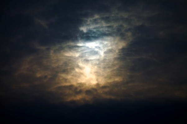 포토 JPG 해외이미지 구름 백그라운드 자연 하늘 그림자 사람없음 빛 검은색 어둠 힘 일몰 놀람 새벽 활발 모임 슬픔 달 분위기 야간 저녁 질감 폭풍 천국 흐림 내추럴 웅장함 폭풍우 힘찬 수평선 해외202004 해외포토 자연요소 감정 컬러 컨셉 날씨 표정 노을 비_날씨 자연재해 생태계 파일형식 이미지허브