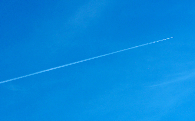 포토 JPG 해외이미지 구름 선 여행 백그라운드 날개 교통시설 자국 모션 자연 하늘 날씨 비행기 사람없음 야외 파란색 햇빛 우주 맑음 줄무늬 흰색 분위기 항공 속도 장면 제트기 승객 천국 엔진 다리찢기 대각선 대패 더블 무료 선로 자취 해외202004 해외포토 자연요소 컬러 교통 컨셉 무늬 항공교통 대중교통 태양 시설 생태계 파일형식 이미지허브