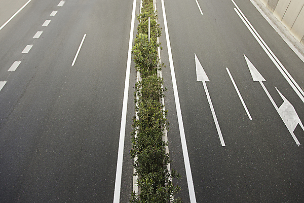 포토 JPG 해외이미지 도로 선 여행 이동 모션 자동차 화살 사람없음 빨간색 달리기 검은색 회색 운전 도시 만 고속도로 중앙 연결 큼 아스팔트 버리기 속도 무역 규칙 경영 길가 루트 많음 해외202004 해외포토 산업 길 육상교통 컬러 컨셉 비즈니스 교통시설 크기 파일형식 이미지허브