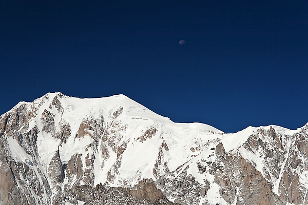 포토 JPG 해외이미지 구름 계절 유럽 길 여행 자연 하늘 산 풍경 사람없음 야외 여름 파란색 평화 계곡 맑음 얼음 이탈리아 달 흰색 황무지 정상 빙하 알프스 암초 절정 해외202004 해외포토 자연요소 나라 컬러 컨셉 날씨 생태계 파일형식 이미지허브