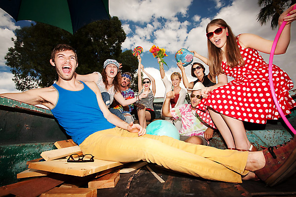 포토 JPG 해외이미지 여자 남자 꽃 행복 안경 음악 우산 막대사탕 미소 웃음 사람 여러명 친구 소리 외침 기구 기타 청바지 그룹 8 짐차 비명 히피 힙스터 반다나 해외202004 해외포토 식물 잡화 패션 감정 다수 바지 관계 자동차 현악기 문화예술 표정 사탕 숫자 파일형식 헤어액세사리 이미지허브