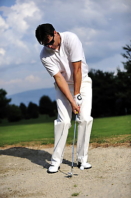 포토 JPG 해외이미지 스포츠 장갑 신발 골프 비즈니스 공 놀이 골프공 한명 야외 컵 초록색 여름 경쟁 운전 도전 게임 흰색 골퍼 클럽 해외202004 해외포토 1 식기 잡화 계절 컬러 컨셉 모션 운동선수 골프용품 사람 구기 파일형식 이미지허브