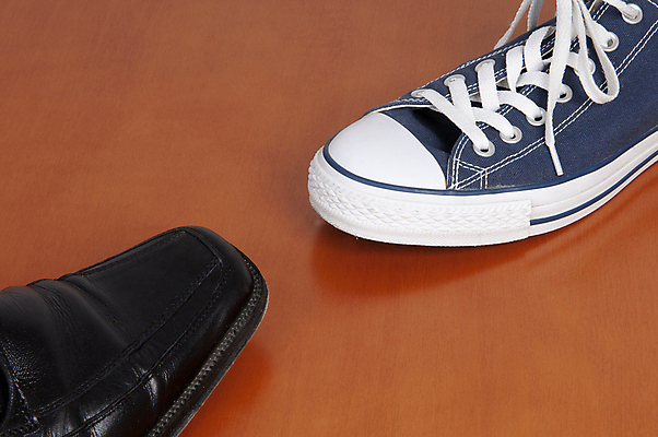 포토 JPG 해외이미지 드레스 옷 여자 스포츠 백그라운드 운동화 신발 2 새로움 건강 사람없음 옆모습 빛 달리기 조깅 운동 유행 걷기 장비 흰색 쌍 클래식 우아함 가죽 오브젝트 고무 편리함 고립 양발 운동화끈 스타일 유일 해외202004 해외포토 뷰포인트 컬러 컨셉 모션 사람 끈 파일형식 이미지허브