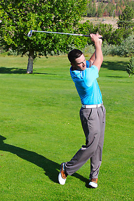 포토 JPG 해외이미지 백인 직업 남자 스포츠 포즈 골프 자연 놀이 휴가 휴식 갈색머리 한명 성인 취미 야외 초록색 파란색 운동 경쟁 장비 게임 골퍼 강의 철 연습 그네 클럽 슛 때리기 운동가 플레이어 해외202004 해외포토 서양인 1 헤어스타일 컬러 컨셉 모션 운동선수 건강 사람 구기 생태계 파일형식 이미지허브