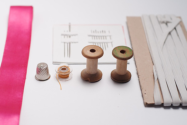 포토 JPG 해외이미지 디자인 산업 리본 백그라운드 패턴 주택 취미 사람없음 세트 컬러풀 유행 우주 장비 흰색 그룹 실 수리 공예 측정 오브젝트 질감 조립 재단 재단사 골무 핸드메이드 해외202004 해외포토 직업 컬러 무늬 건물 파일형식 이미지허브