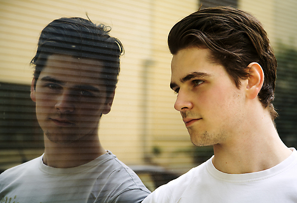 포토 JPG 해외이미지 백인 모델 라이프스타일 응시 남자 창문 성공 거리 한명 서기 사람 성인 반사 유행 거울 도시 업무 해외202004 해외포토 서양인 1 시선 컨셉 모션 생활 작업 파일형식 이미지허브