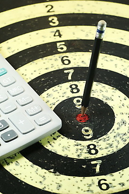 포토 JPG 해외이미지 스포츠 비즈니스 성공 화살 사람없음 빨간색 연필 검은색 경쟁 게임 흰색 반지 우승 행운 센터 던지기 닫기 목표 다트판 다트 황소 고정 점수 골 때리기 승자 완벽 필승 완전 해외202004 해외포토 컬러 컨셉 장신구 모션 놀이 학용품 필기구 최고 소 파일형식 이미지허브